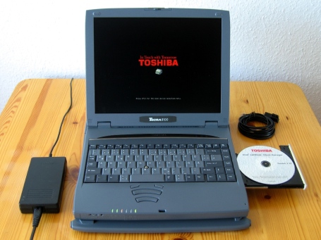 TOSHIBA Tecra 8100 Pentium III Notebook mit Portreplikator V